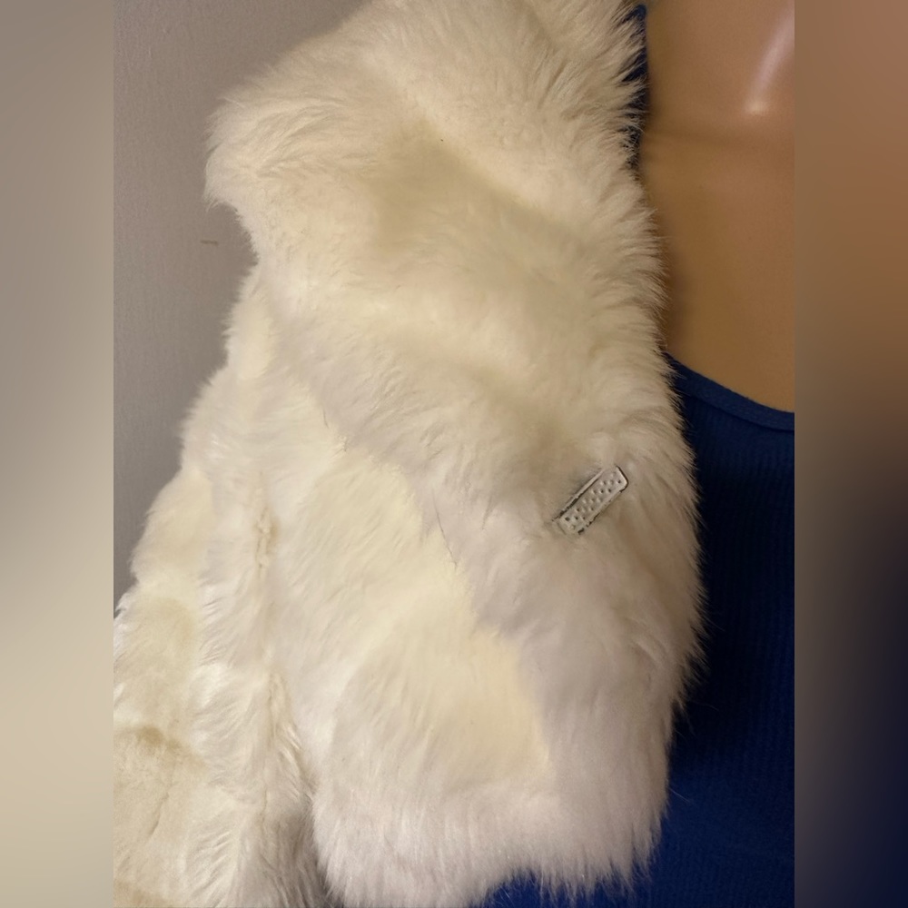 NWOT - Last Kiss - White Faux Fur Coat - Size M - Picture 6 of 14
